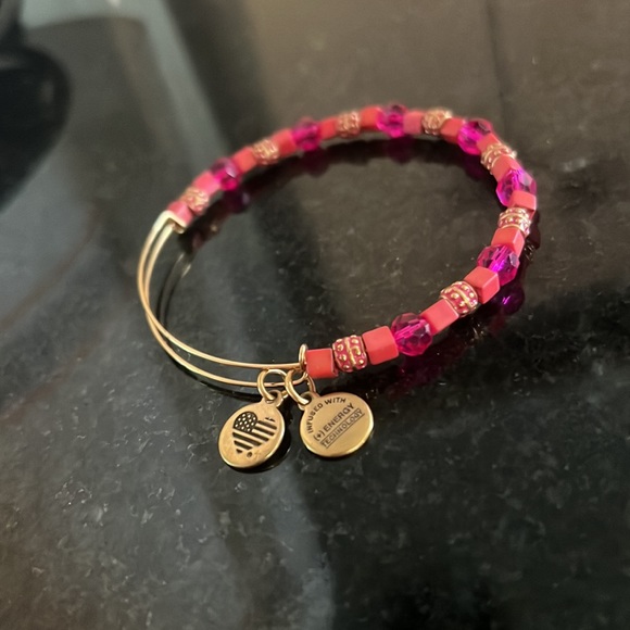 🩷Valentine’s Day🩷 Alex and Ani bracelet - Picture 2 of 4